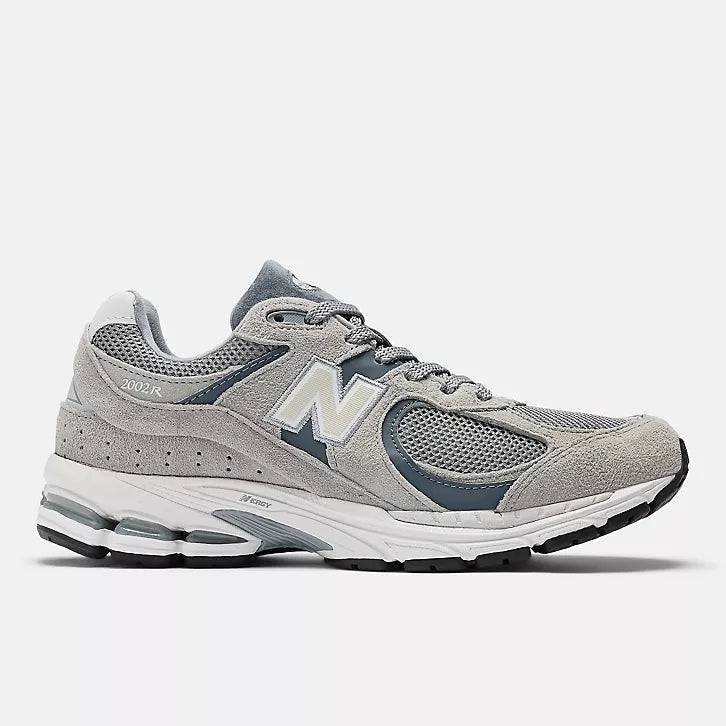 NEW BALANCE 2002R