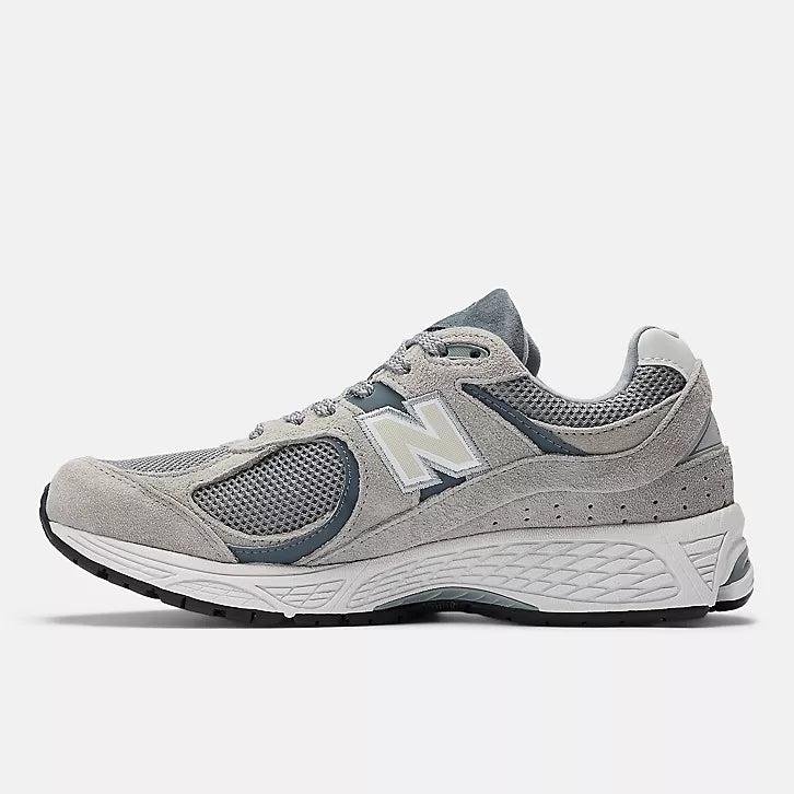 NEW BALANCE 2002R