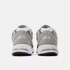 NEW BALANCE 2002R